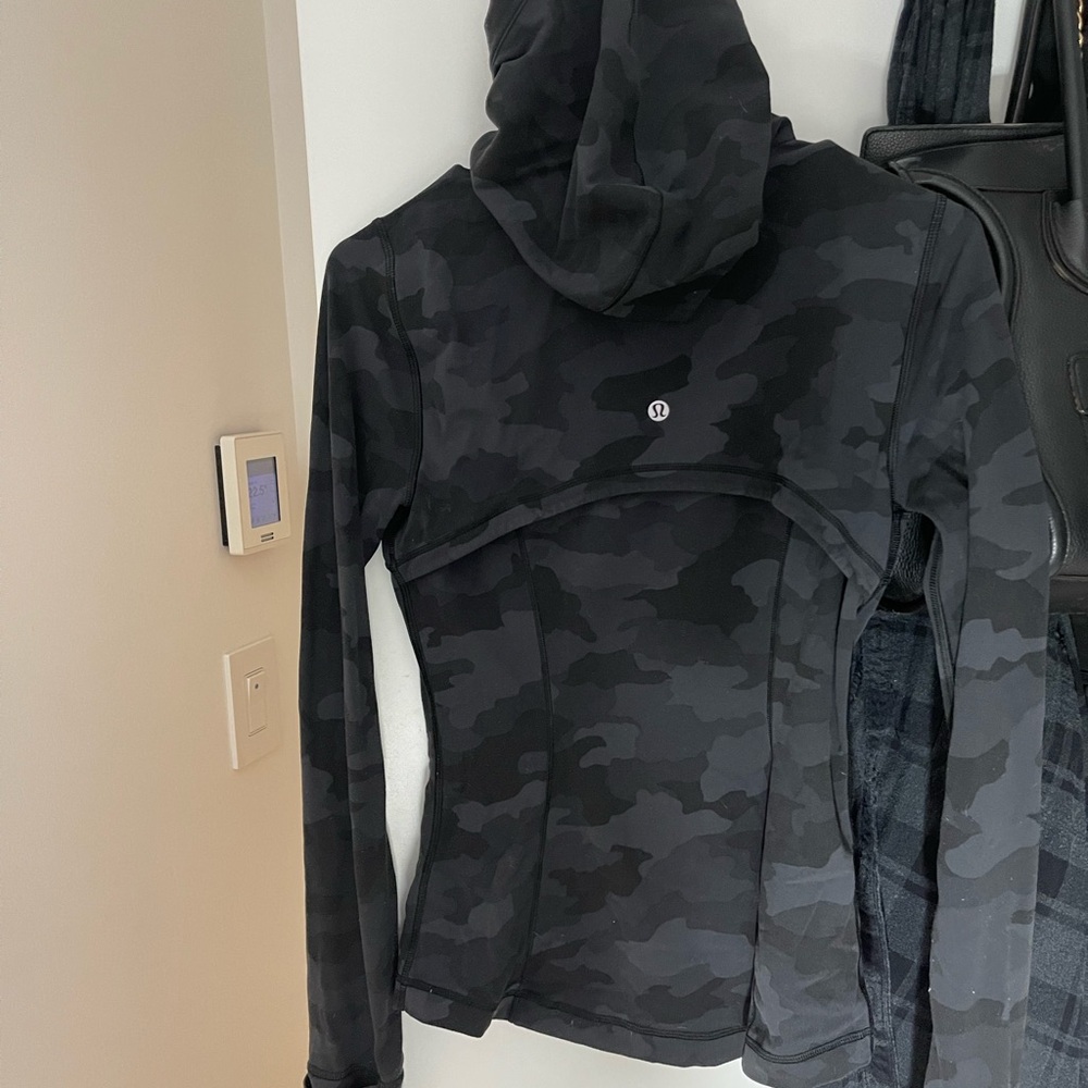 Lululemon define zip up - Picture 4 of 4
